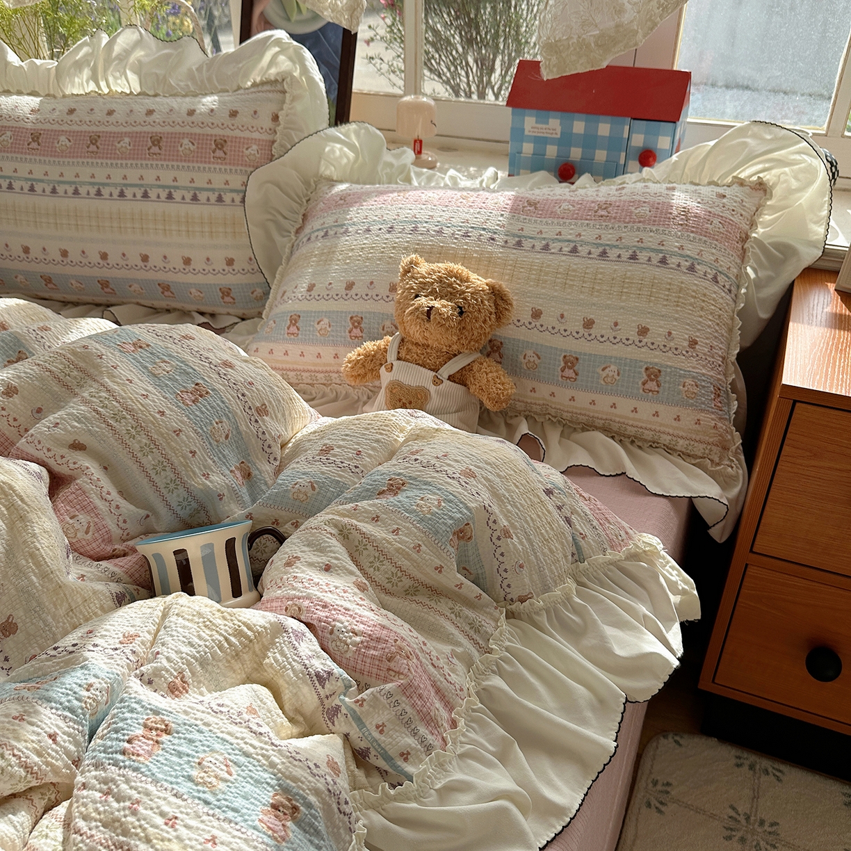 91家纺网 家纺一手货源 找家纺 凯洛奇 2026新款公主风云感泡芙纱花边款四件套 软萌熊