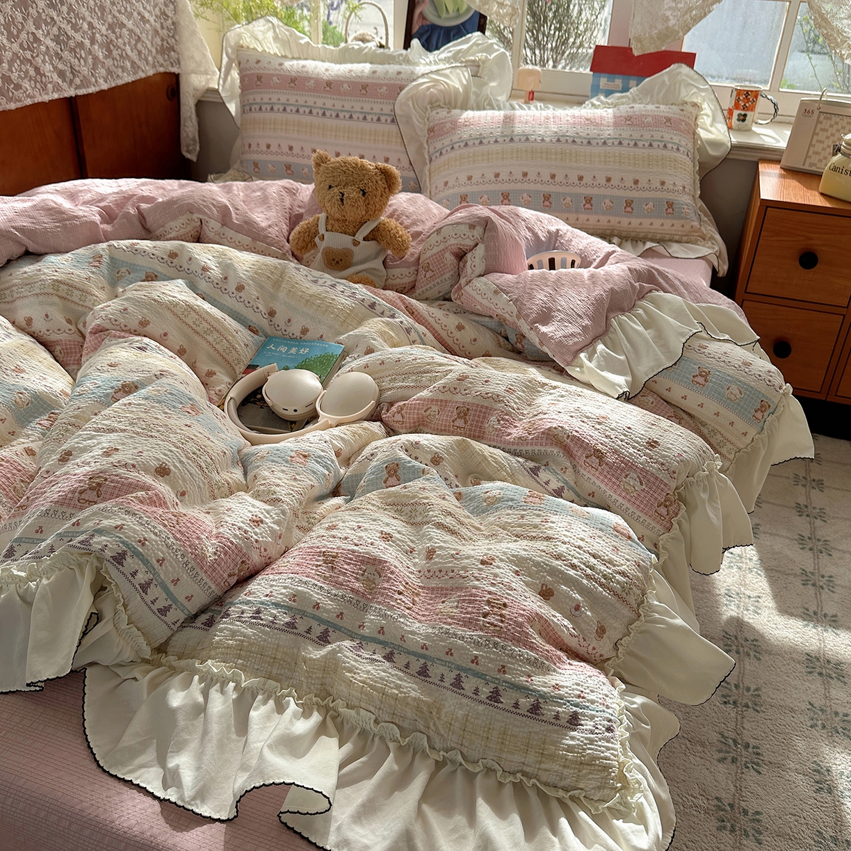 91家纺网 家纺一手货源 找家纺 凯洛奇 2026新款公主风云感泡芙纱花边款四件套 软萌熊