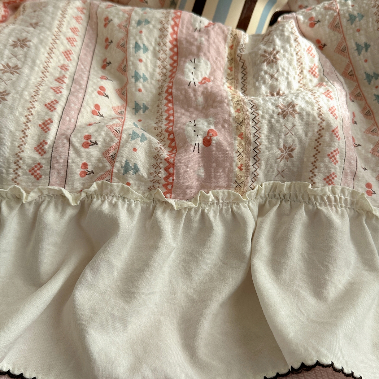 91家纺网 家纺一手货源 找家纺 凯洛奇 2026新款公主风云感泡芙纱花边款四件套 甜粉猫