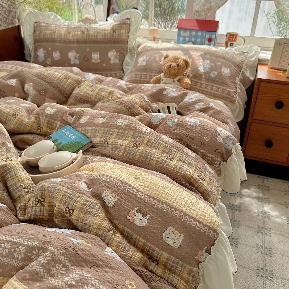 91家纺网 家纺一手货源 找家纺 凯洛奇 2026新款公主风云感泡芙纱花边款四件套 焦糖猫