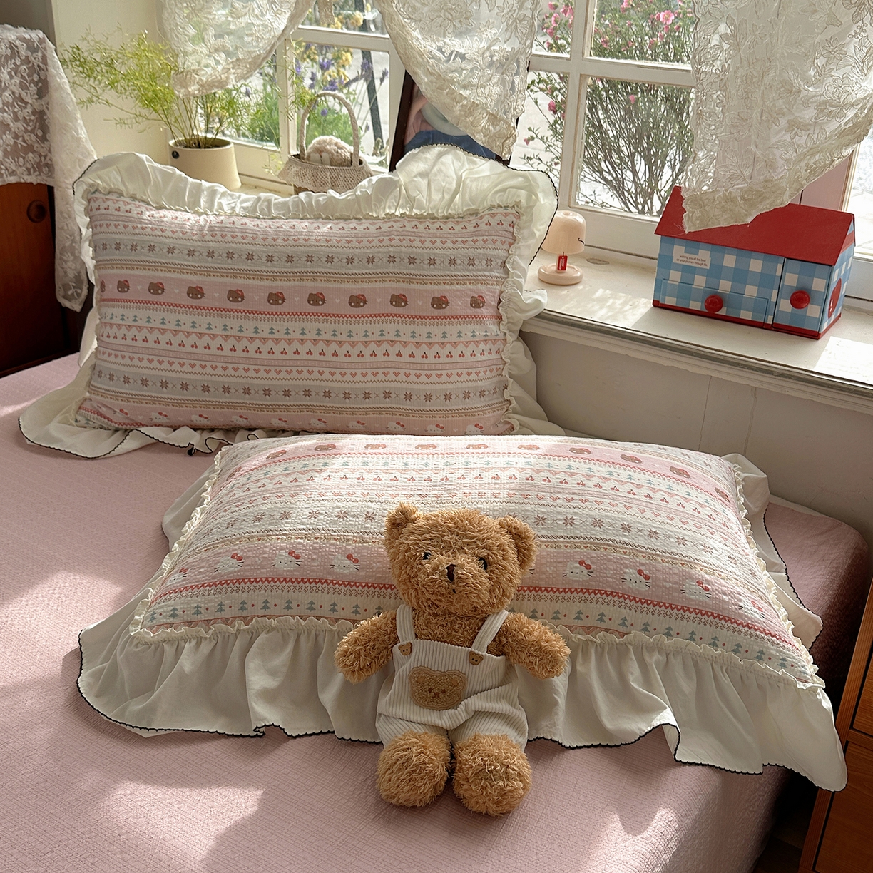 91家纺网 家纺一手货源 找家纺 凯洛奇 2026新款公主风云感泡芙纱花边款四件套 甜粉猫