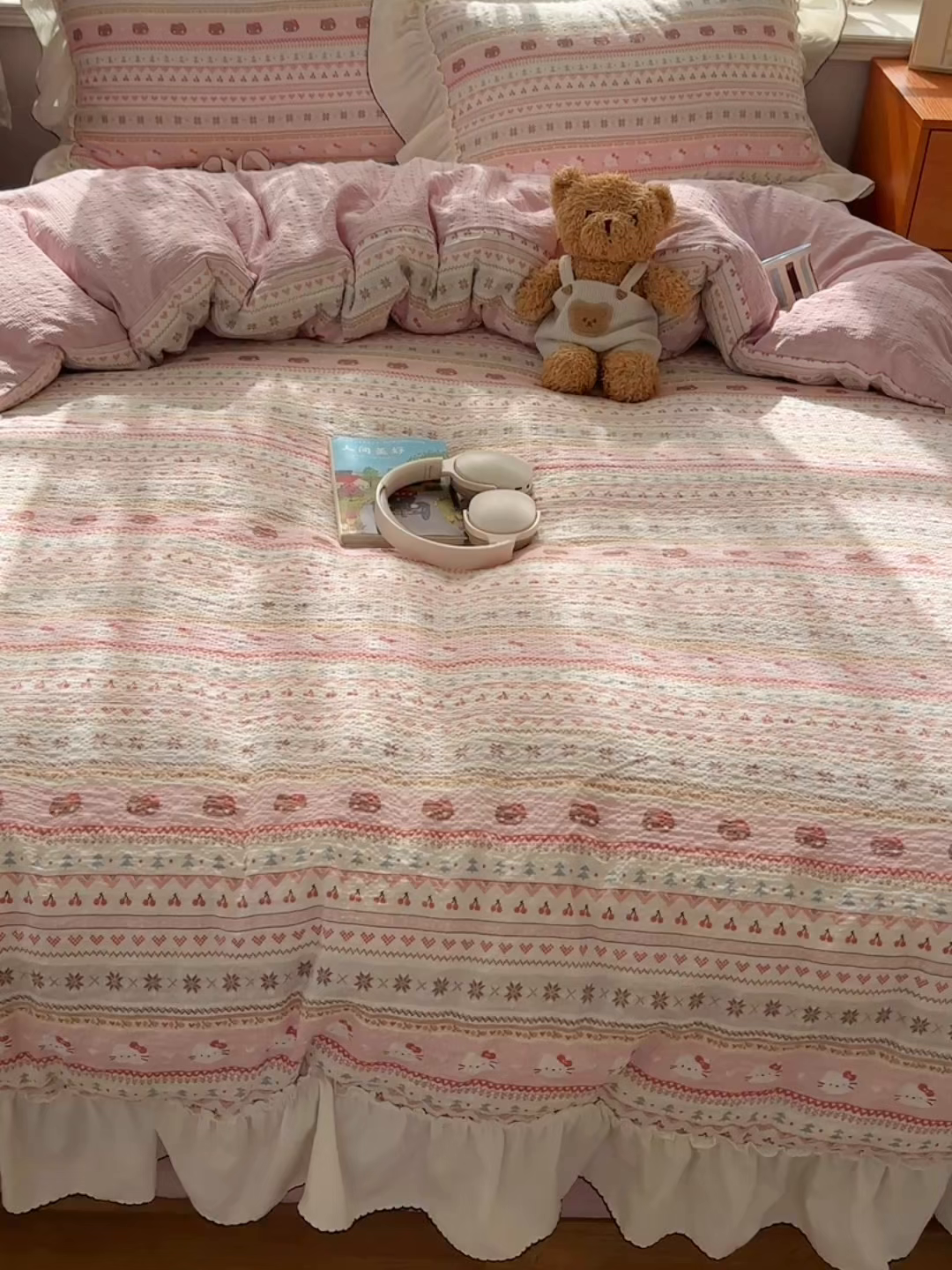 91家纺网 家纺一手货源 找家纺 凯洛奇 2026新款公主风云感泡芙纱花边款四件套 甜粉猫