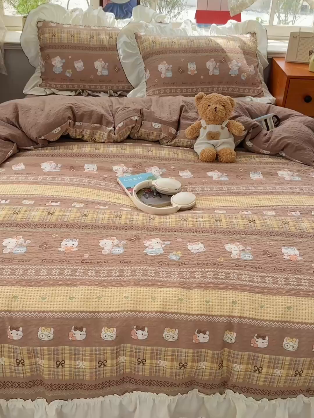 91家纺网 家纺一手货源 找家纺 凯洛奇 2026新款公主风云感泡芙纱花边款四件套 焦糖猫