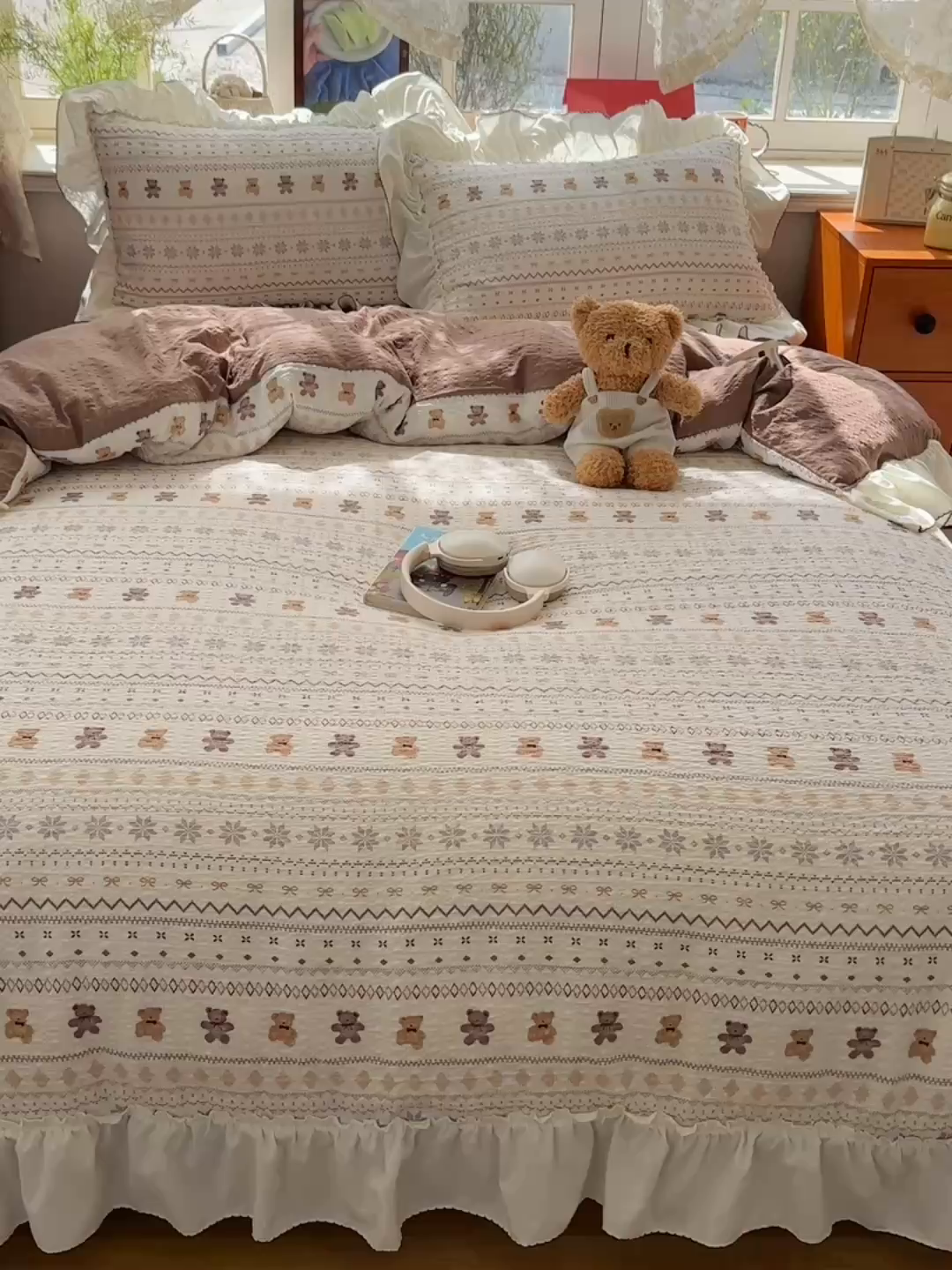 91家纺网 家纺一手货源 找家纺 凯洛奇 2026新款公主风云感泡芙纱花边款四件套 奶棕熊