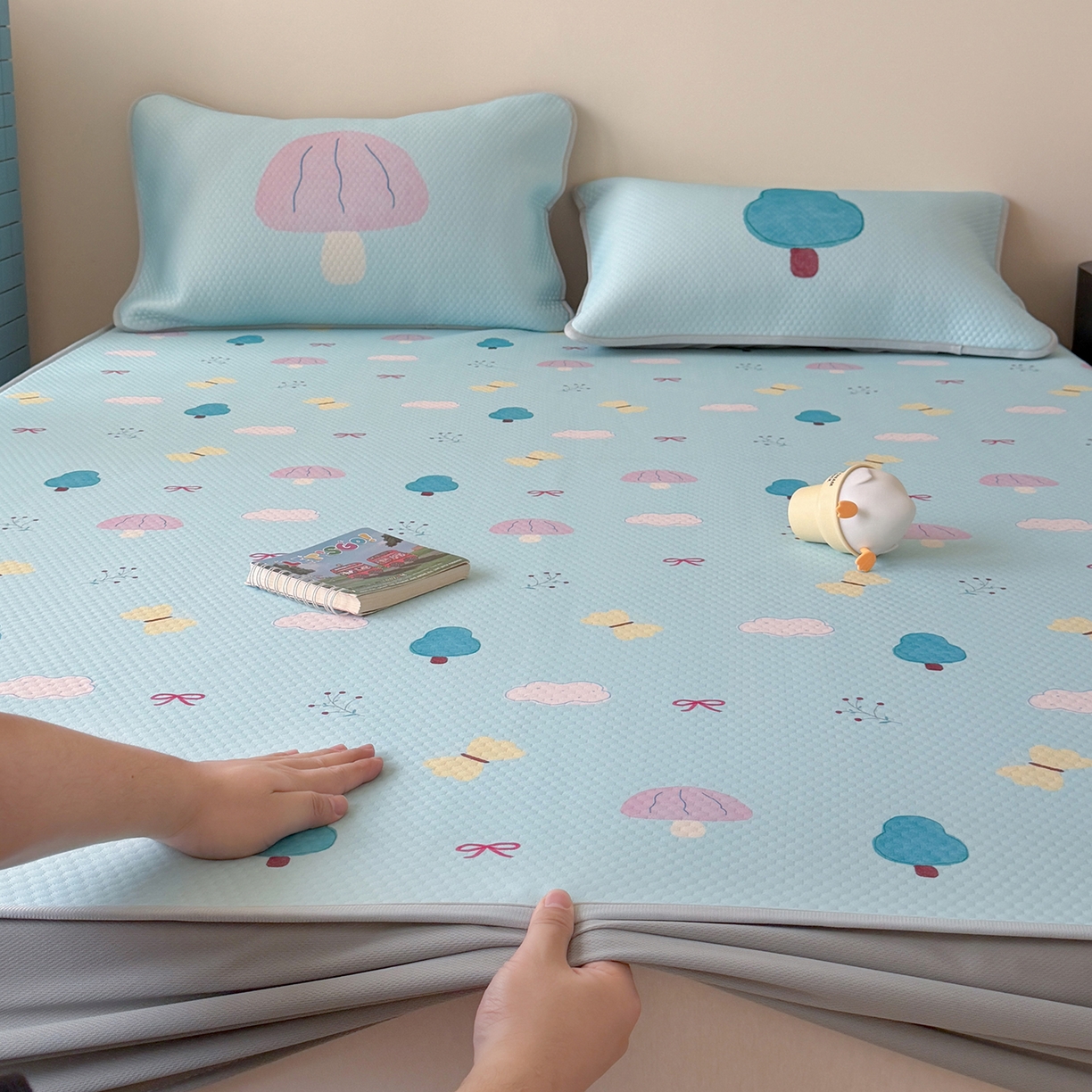 91家纺网 家纺一手货源 找家纺 （总）Sweet dreams甜梦 2026新款A类数码印花凉感豆豆床笠款凉席--小版