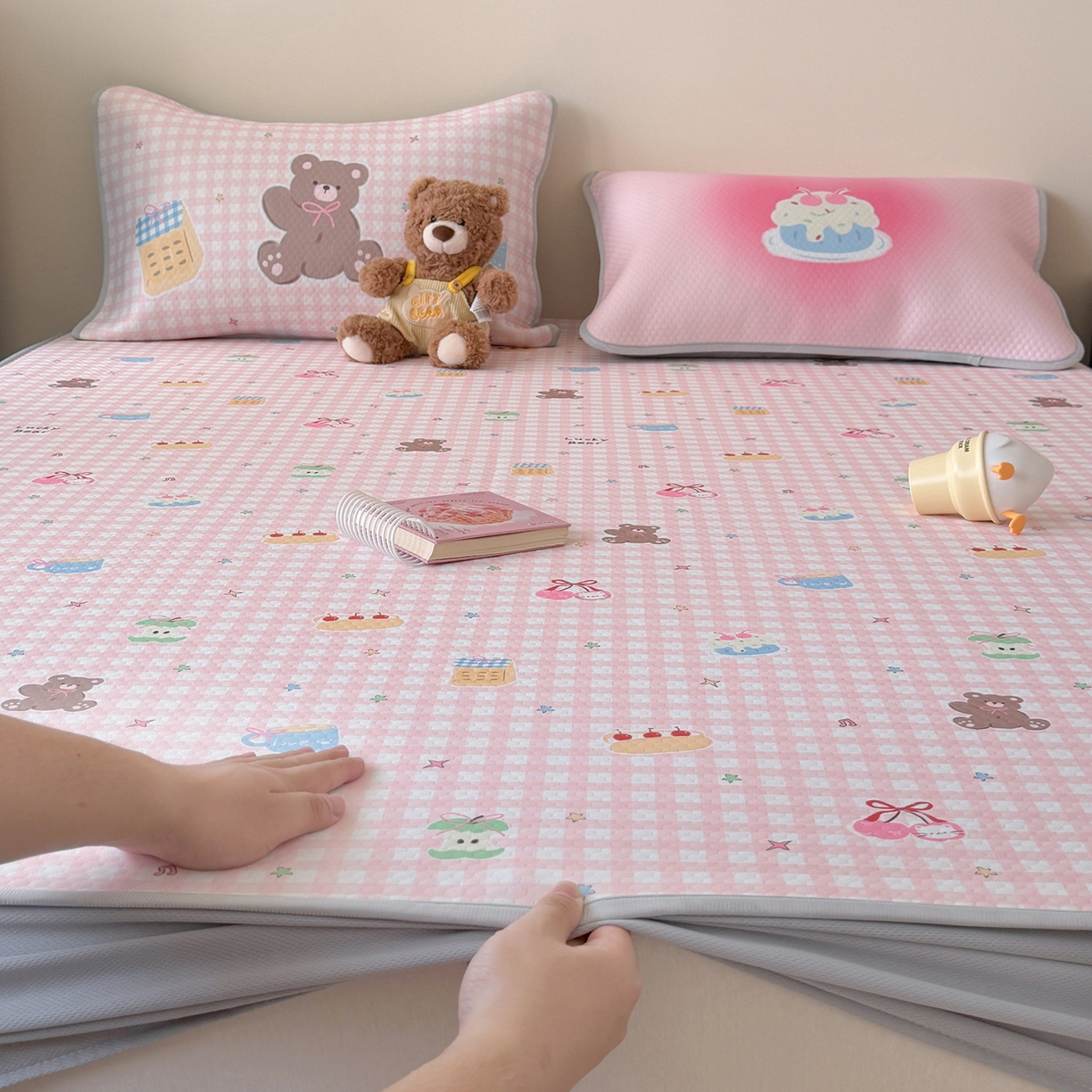 91家纺网 家纺一手货源 找家纺 （总）Sweet dreams甜梦 2026新款A类数码印花凉感豆豆床笠款凉席--小版