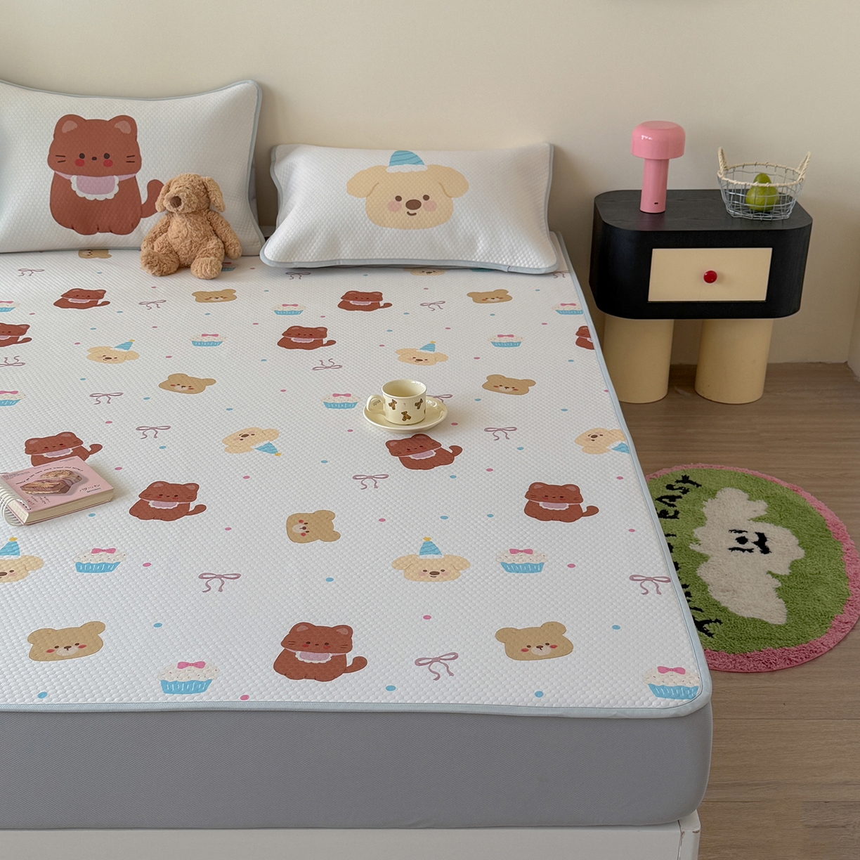 91家纺网 家纺一手货源 找家纺 Sweet dreams甜梦 2026新款A类数码印花凉感豆豆床笠款凉席--小版 蛋糕小动物