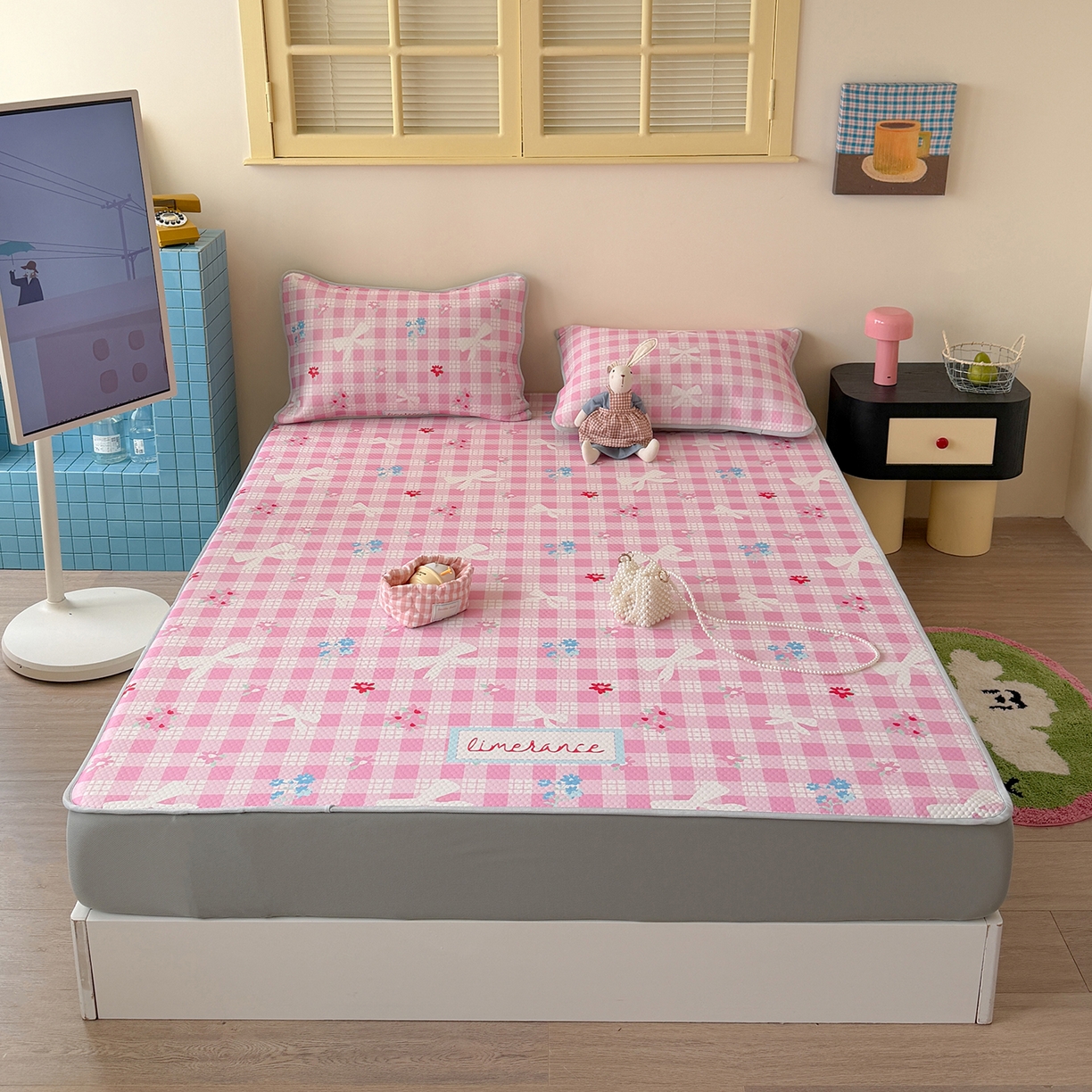 91家纺网 家纺一手货源 找家纺 Sweet dreams甜梦 2026新款A类数码印花凉感豆豆床笠款凉席--小版 格子蝴蝶结