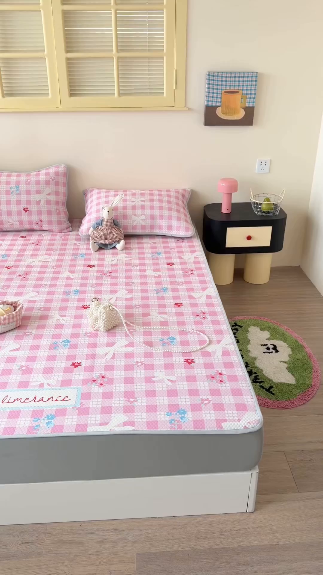 91家纺网 家纺一手货源 找家纺 Sweet dreams甜梦 2026新款A类数码印花凉感豆豆床笠款凉席--小版 格子蝴蝶结