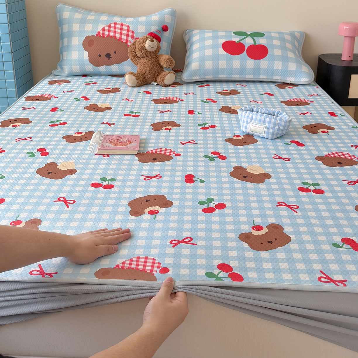 Sweet dreams甜梦 2026新款A类数码印花凉感豆豆床笠款凉席--小版 格子小熊