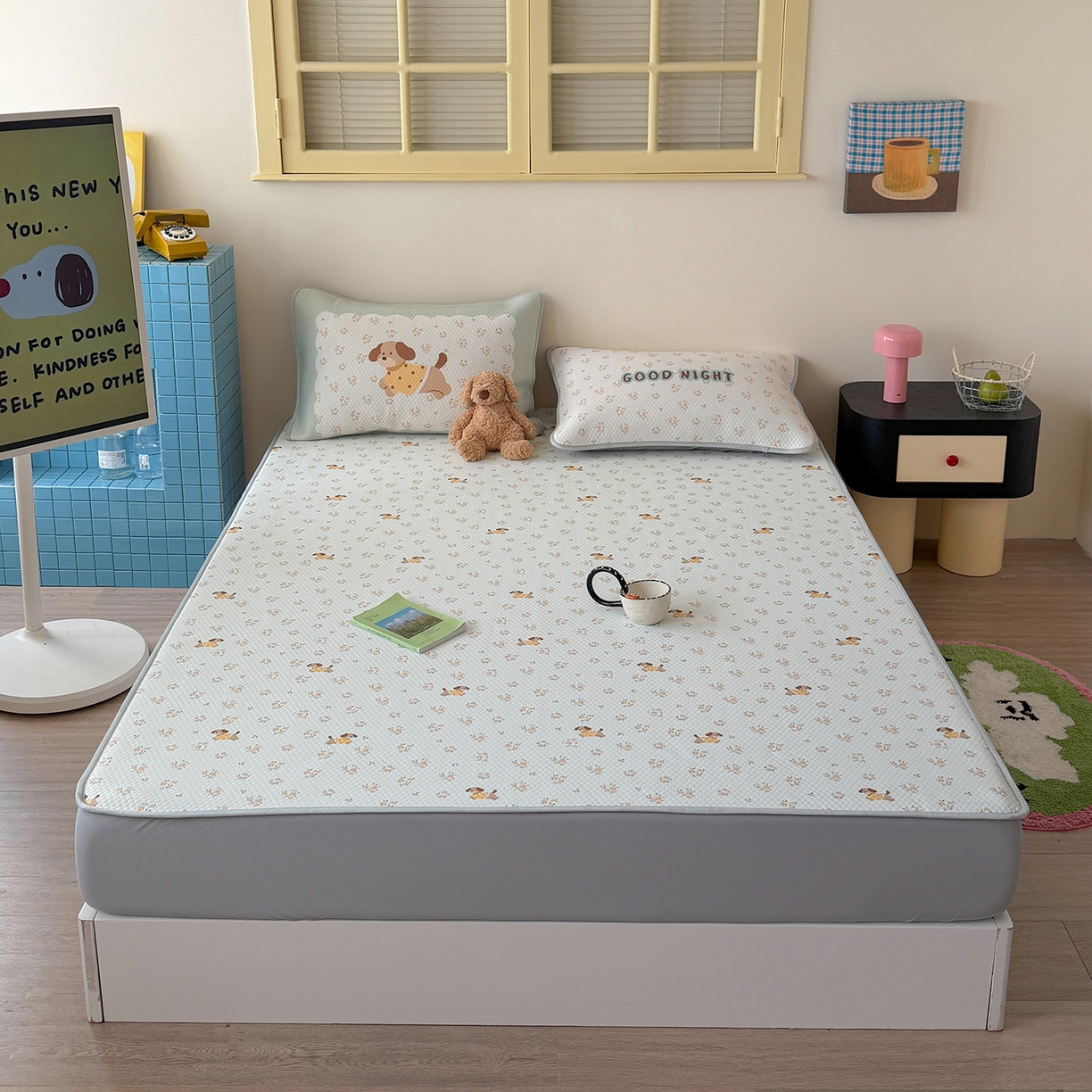 91家纺网 家纺一手货源 找家纺 Sweet dreams甜梦 2026新款A类数码印花凉感豆豆床笠款凉席--小版 黄花小狗