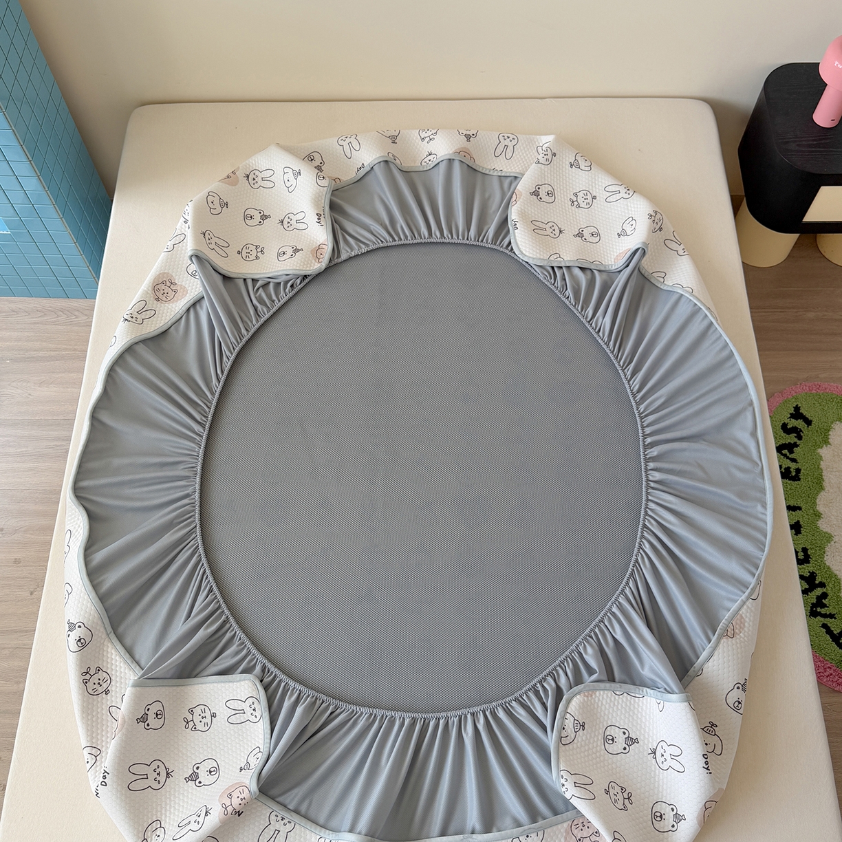 91家纺网 家纺一手货源 找家纺 Sweet dreams甜梦 2026新款A类数码印花凉感豆豆床笠款凉席--小版 美好一天