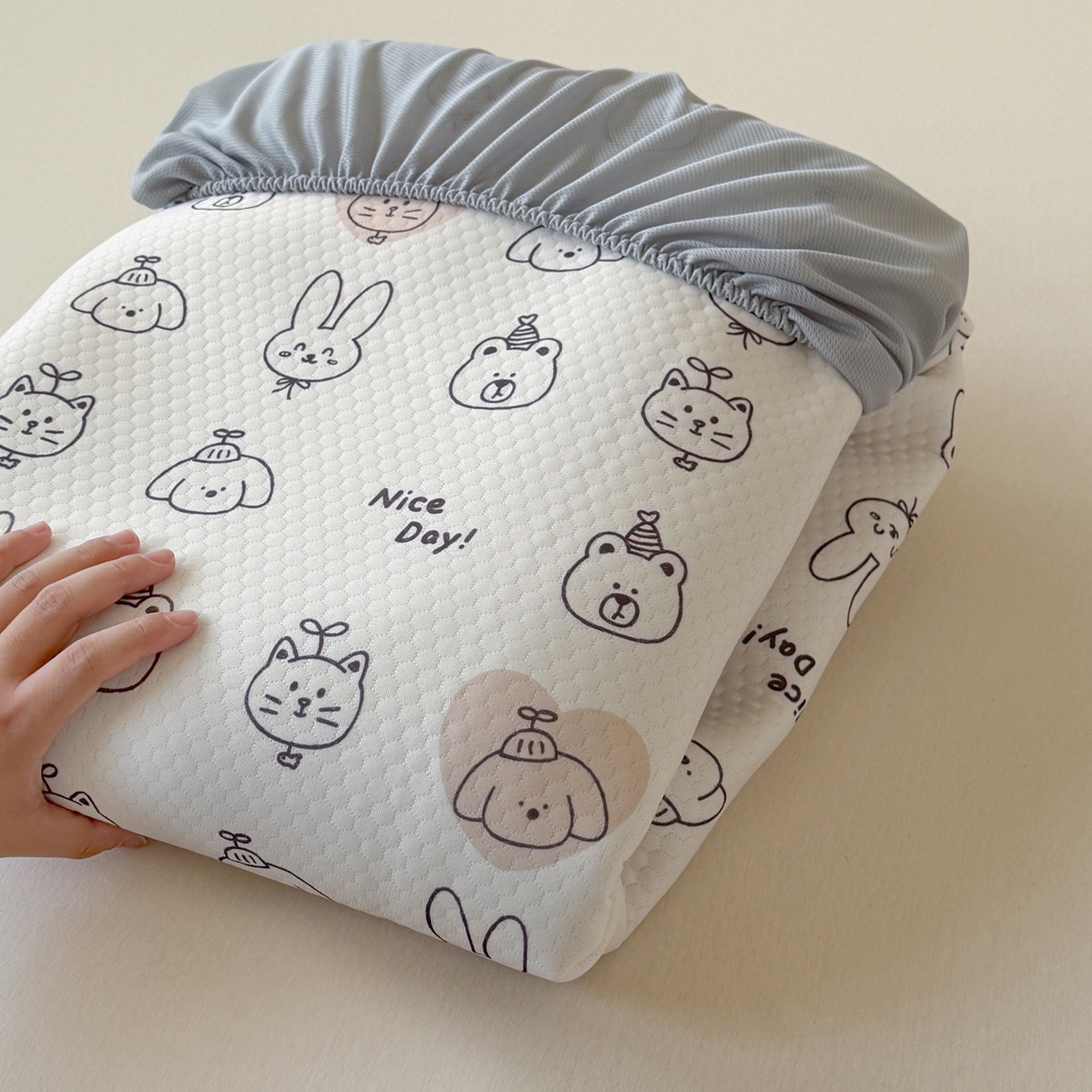 91家纺网 家纺一手货源 找家纺 Sweet dreams甜梦 2026新款A类数码印花凉感豆豆床笠款凉席--小版 美好一天