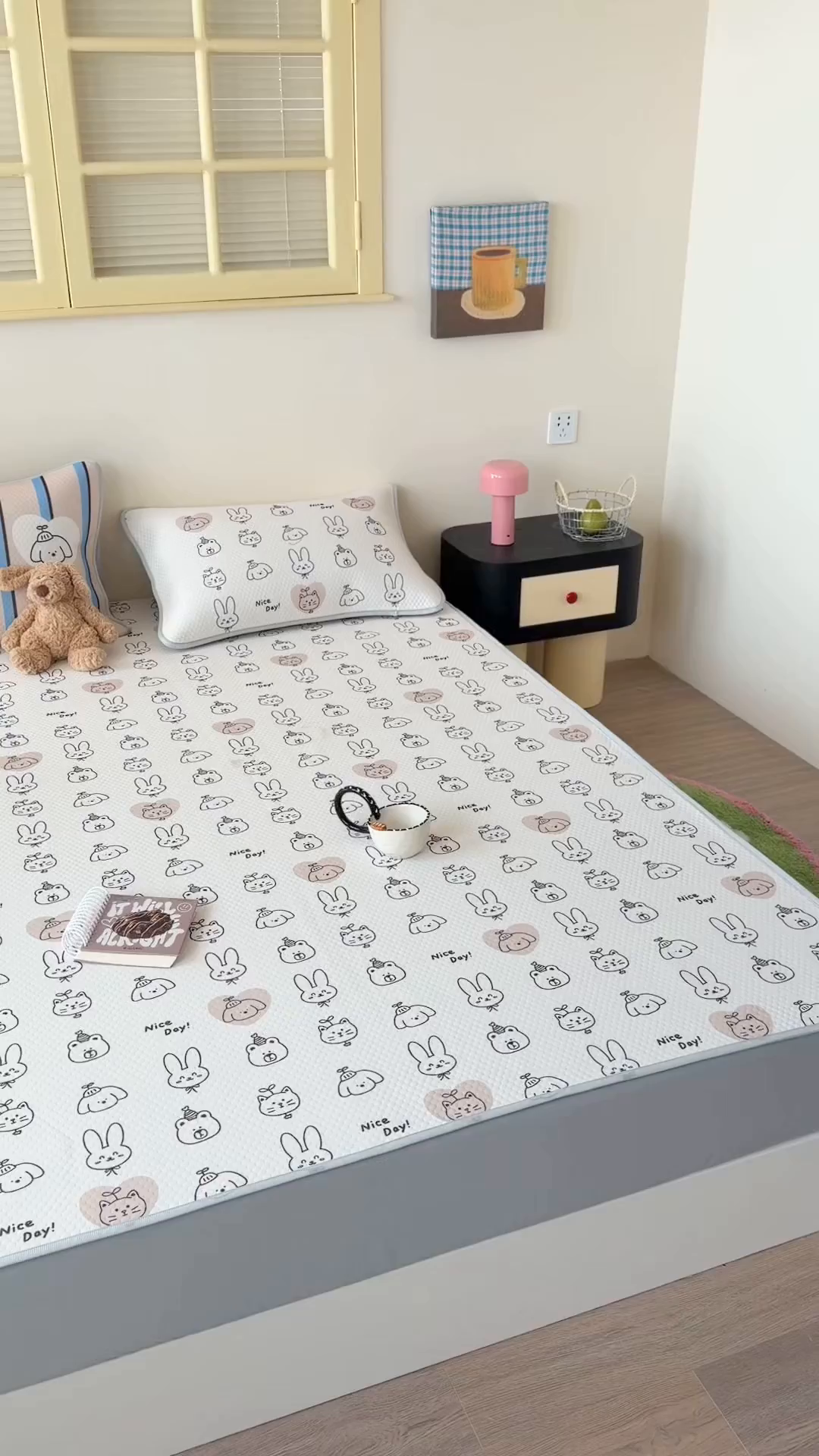 91家纺网 家纺一手货源 找家纺 Sweet dreams甜梦 2026新款A类数码印花凉感豆豆床笠款凉席--小版 美好一天