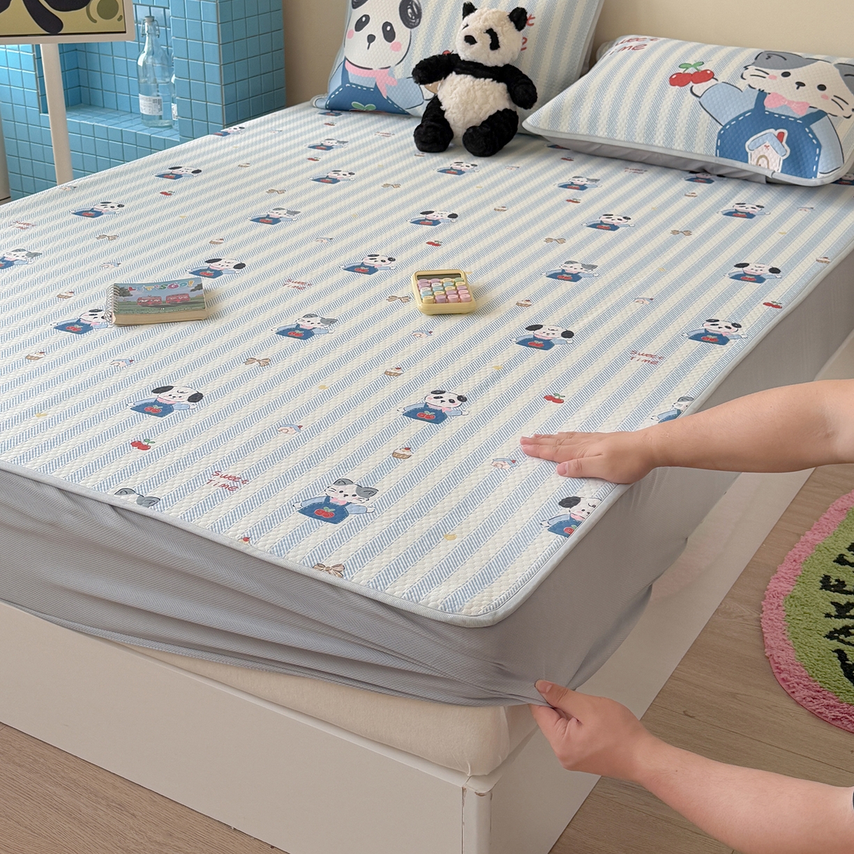 91家纺网 家纺一手货源 找家纺 Sweet dreams甜梦 2026新款A类数码印花凉感豆豆床笠款凉席--小版 甜梦时光