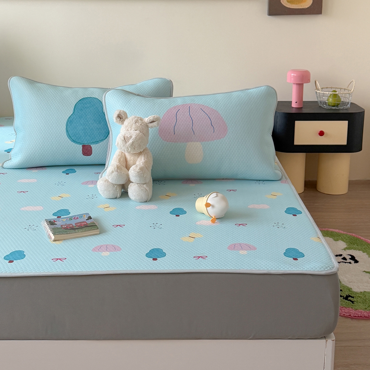 91家纺网 家纺一手货源 找家纺 Sweet dreams甜梦 2026新款A类数码印花凉感豆豆床笠款凉席--小版 小森林