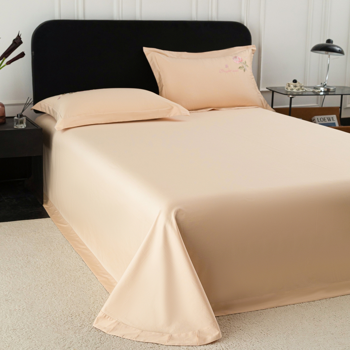 91家纺网 家纺一手货源 找家纺 莉迪娅 2026新款50s双股长绒棉纯色简约绣花床单三件套--玫瑰恋人系列 香槟金