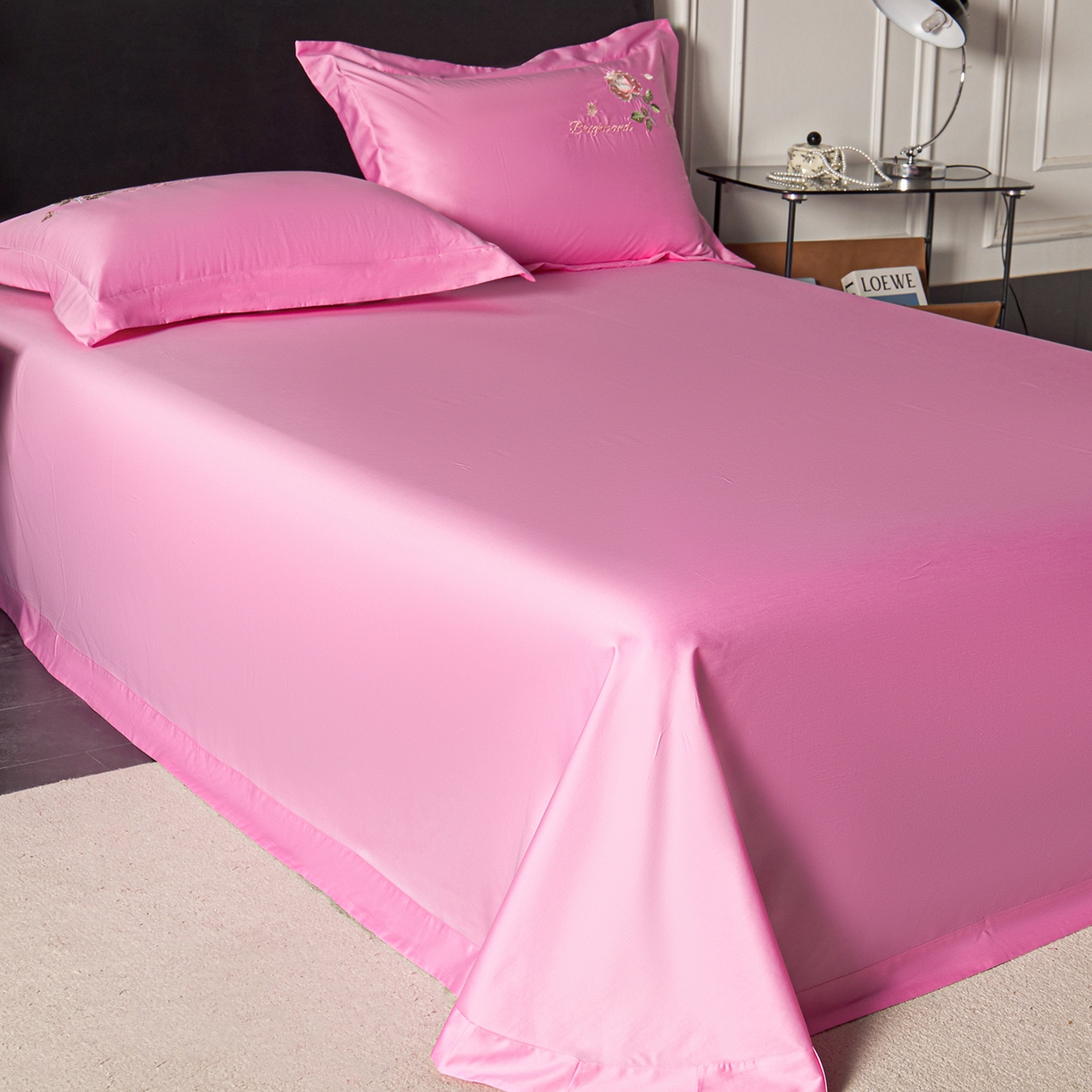 91家纺网 家纺一手货源 找家纺 莉迪娅 2026新款50s双股长绒棉纯色简约绣花床单三件套--玫瑰恋人系列 仙女粉