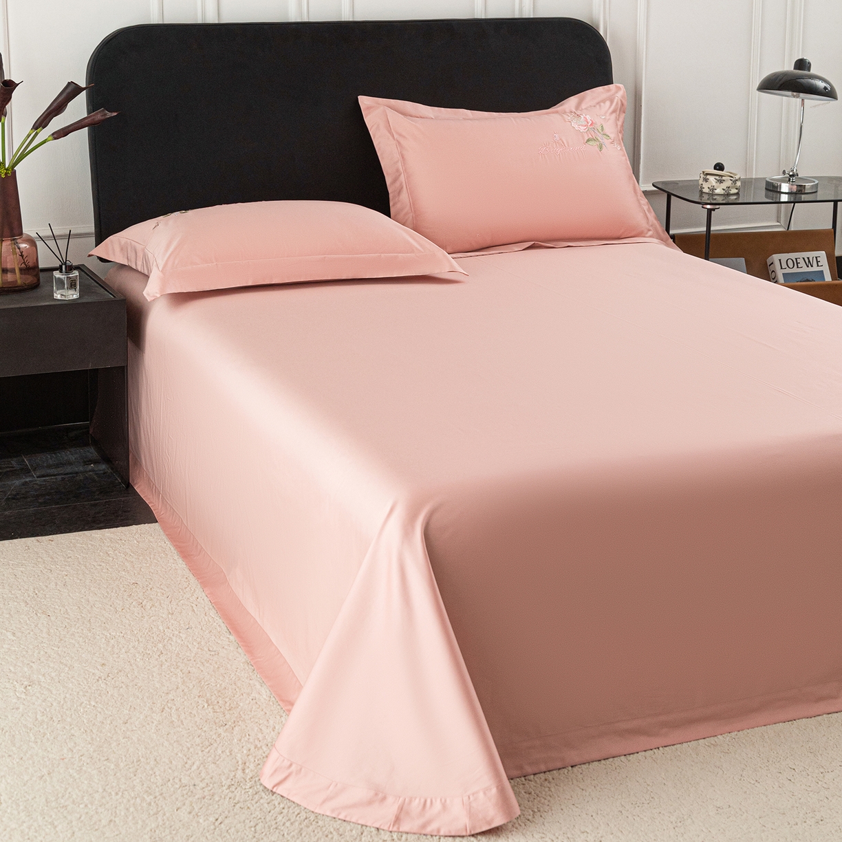 91家纺网 家纺一手货源 找家纺 莉迪娅 2026新款50s双股长绒棉纯色简约绣花床单三件套--玫瑰恋人系列 粉豆沙