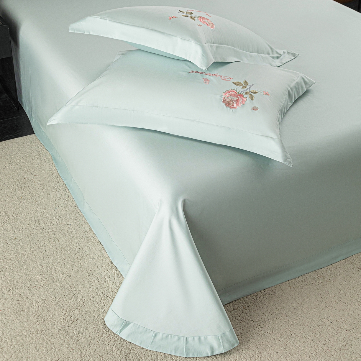 91家纺网 家纺一手货源 找家纺 莉迪娅 2026新款50s双股长绒棉纯色简约绣花床单三件套--玫瑰恋人系列 水云绿