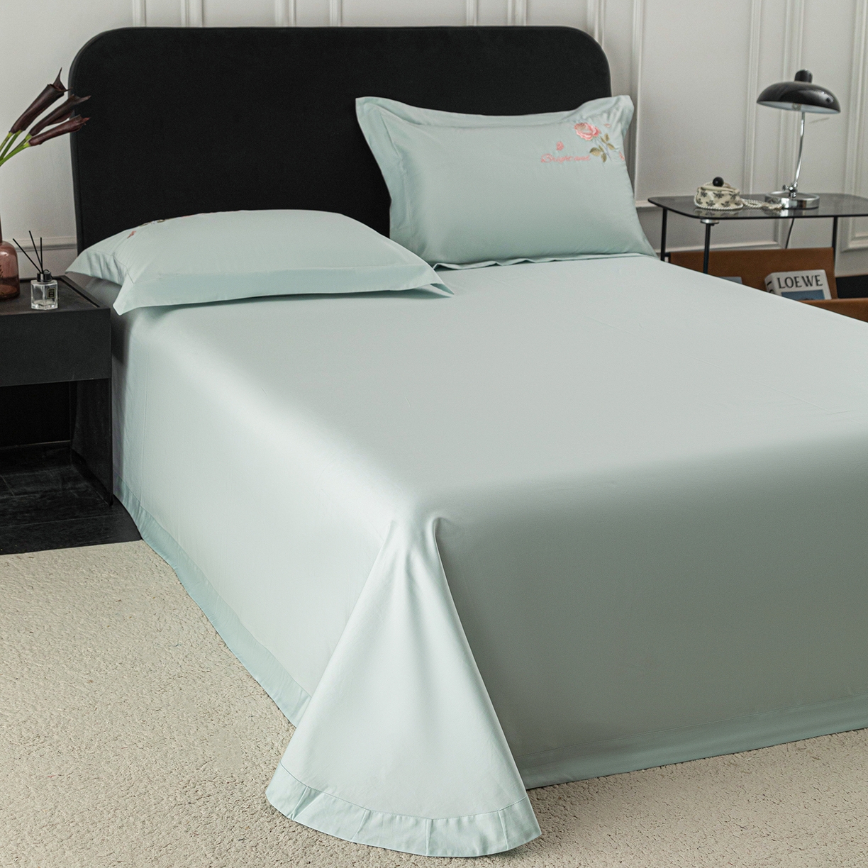 91家纺网 家纺一手货源 找家纺 莉迪娅 2026新款50s双股长绒棉纯色简约绣花床单三件套--玫瑰恋人系列 水云绿