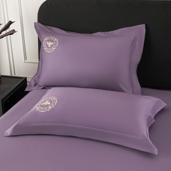 91家纺网 家纺一手货源 找家纺 （总）莉迪娅 2026新款50s双股长绒棉简约纯色绣花枕套--小蜜蜂系列