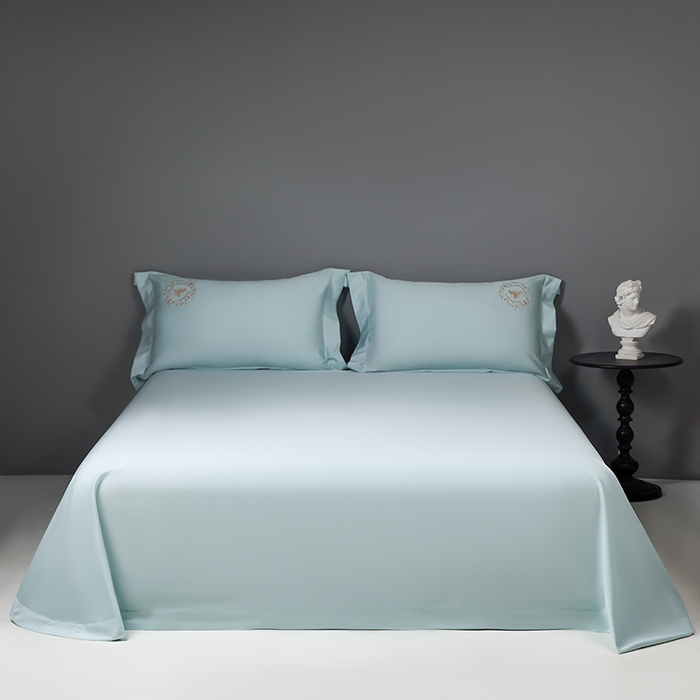91家纺网 家纺一手货源 找家纺 莉迪娅 2026新款50s双股长绒棉纯色简约绣花床单三件套--小蜜蜂系列 水云绿