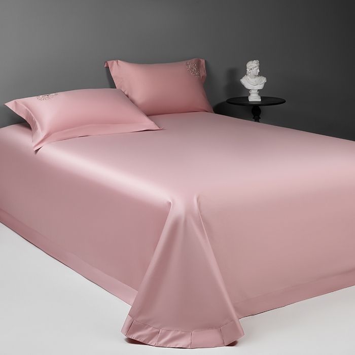 91家纺网 家纺一手货源 找家纺 莉迪娅 2026新款50s双股长绒棉纯色简约绣花床单三件套--小蜜蜂系列 粉豆沙