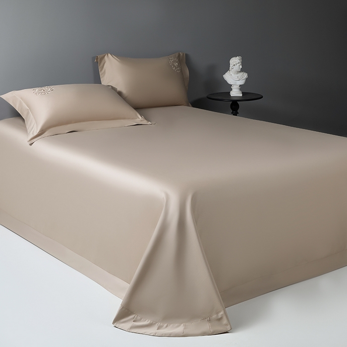 91家纺网 家纺一手货源 找家纺 莉迪娅 2026新款50s双股长绒棉纯色简约绣花床单三件套--小蜜蜂系列 卡其