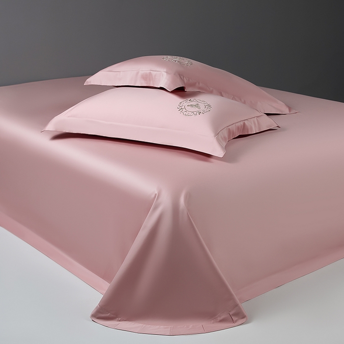 91家纺网 家纺一手货源 找家纺 莉迪娅 2026新款50s双股长绒棉纯色简约绣花床单三件套--小蜜蜂系列 海棠色