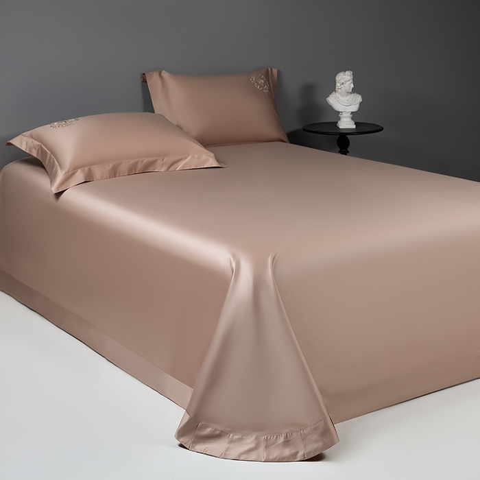 91家纺网 家纺一手货源 找家纺 莉迪娅 2026新款50s双股长绒棉纯色简约绣花床单三件套--小蜜蜂系列 经典咖