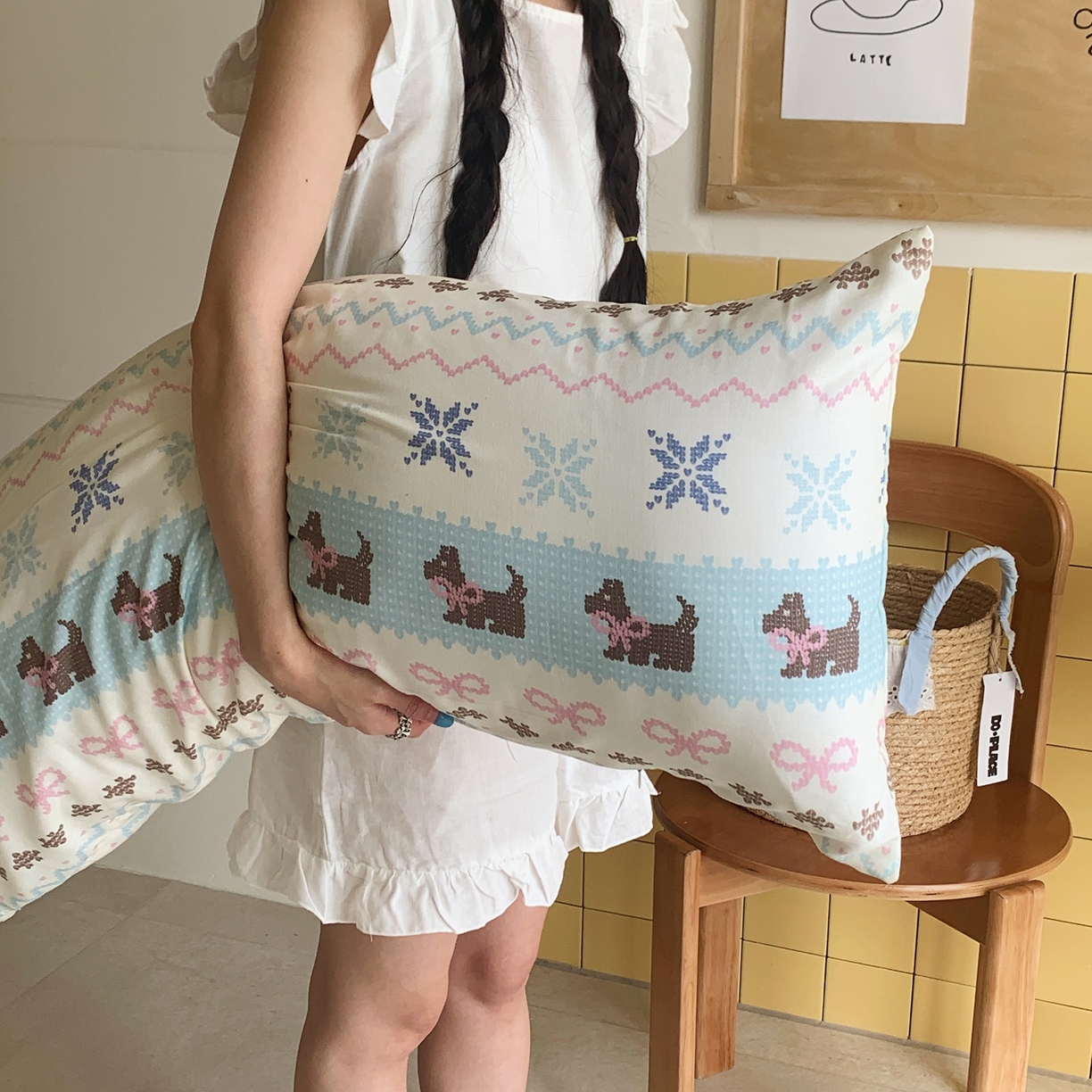 91家纺网 家纺一手货源 找家纺 桃喜 2026新款全棉双层纱巨无霸长抱枕 双层纱长抱枕-费尔岛狗狗蓝