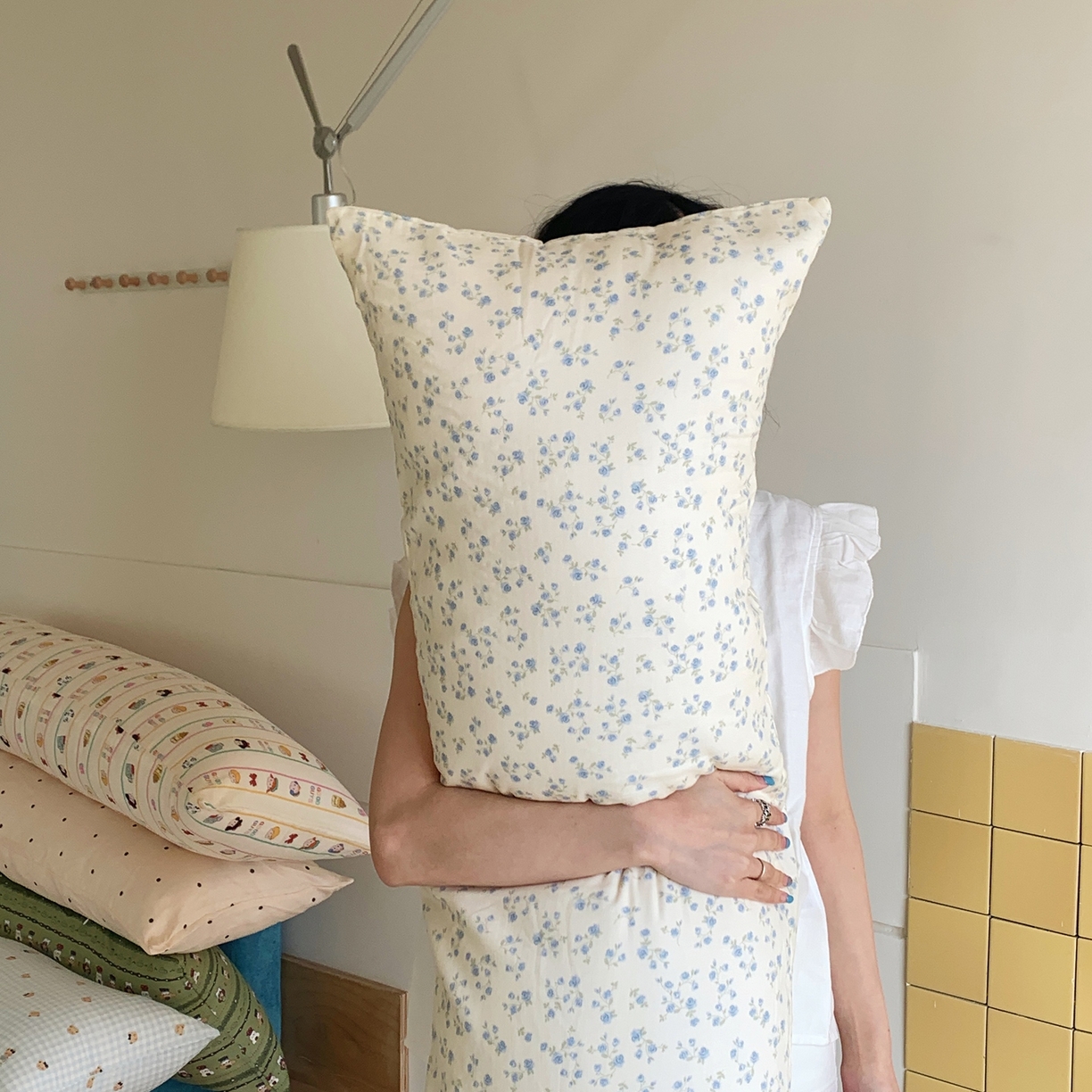 91家纺网 家纺一手货源 找家纺 桃喜 2026新款全棉双层纱巨无霸长抱枕 双层纱长抱枕-风铃草