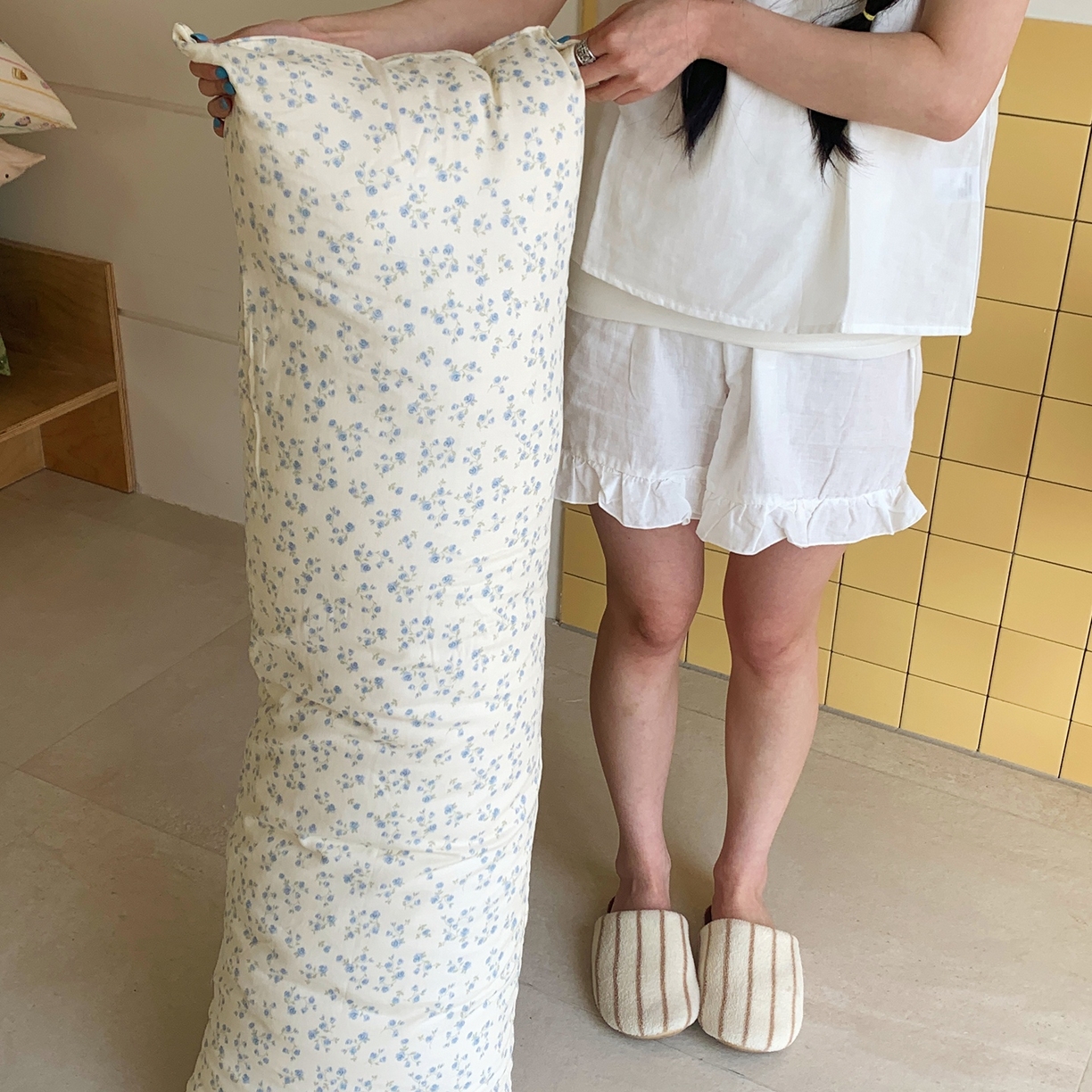 91家纺网 家纺一手货源 找家纺 桃喜 2026新款全棉双层纱巨无霸长抱枕 双层纱长抱枕-风铃草