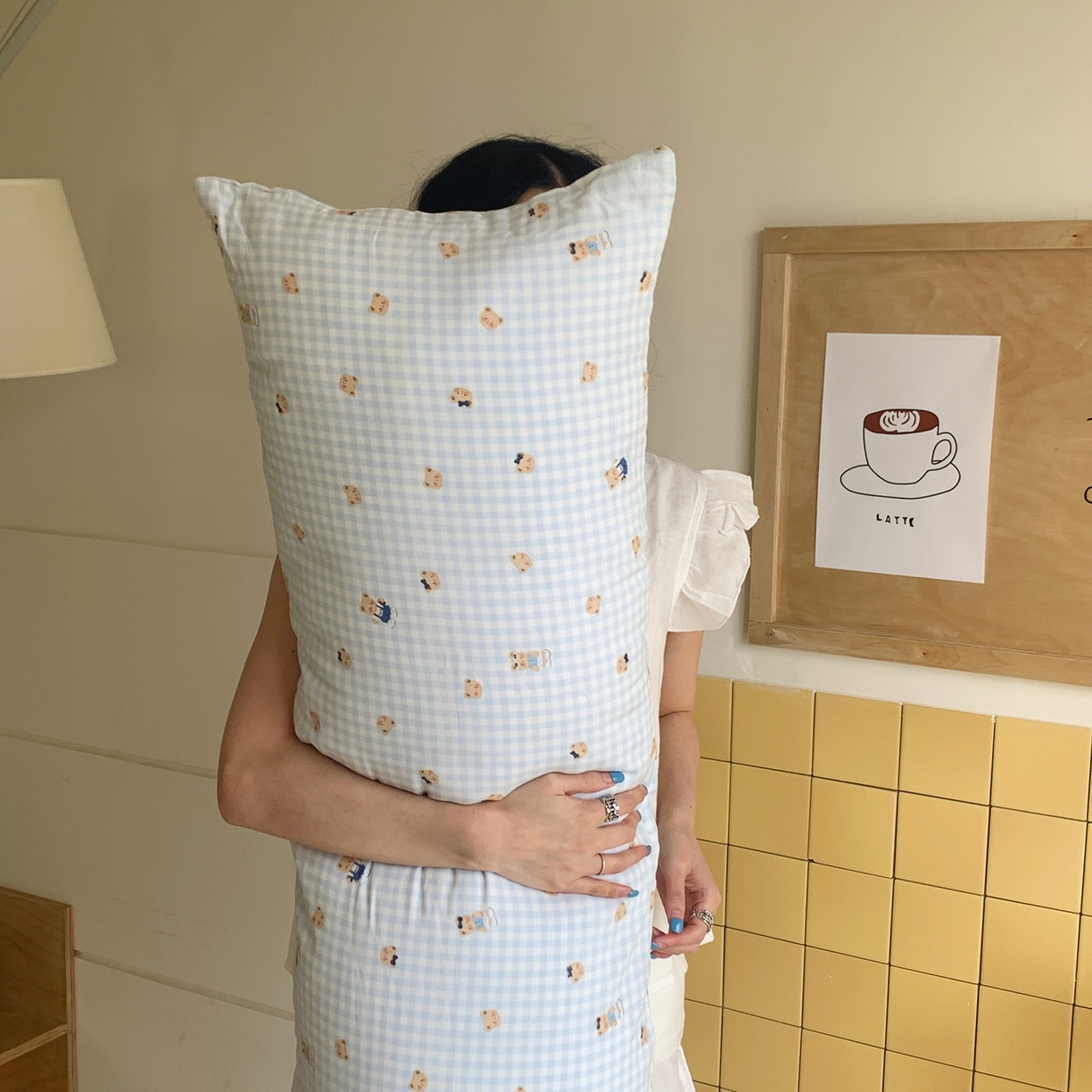 91家纺网 家纺一手货源 找家纺 桃喜 2026新款全棉双层纱巨无霸长抱枕 双层纱长抱枕-蓝格小熊