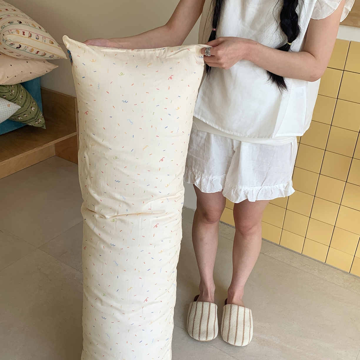 91家纺网 家纺一手货源 找家纺 桃喜 2026新款全棉双层纱巨无霸长抱枕 双层纱长抱枕-奶油派