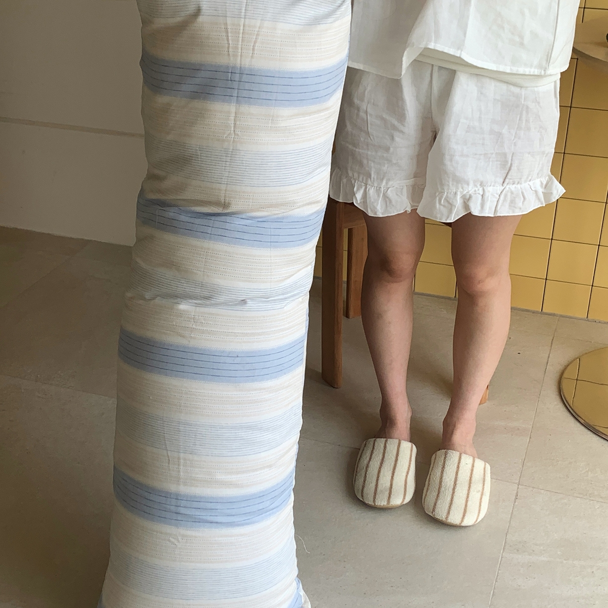 91家纺网 家纺一手货源 找家纺 桃喜 2026新款全棉双层纱巨无霸长抱枕 双层纱长抱枕-晴山