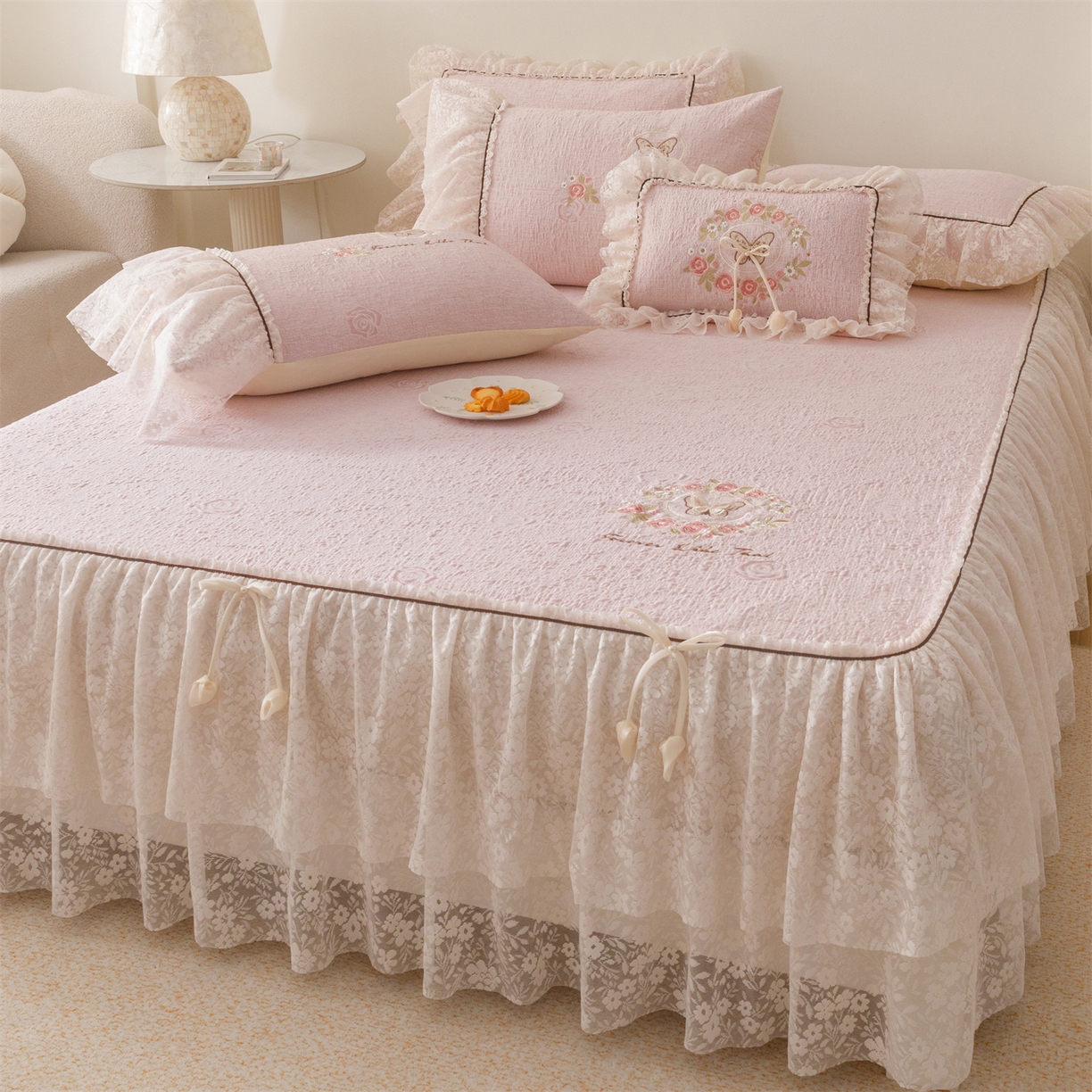 91家纺网 家纺一手货源 找家纺 好儿喜家纺 2026新款夏季冰丝软凉席乙纶凉席床裙空调软席可机洗-漫夏系列 漫夏-浅粉