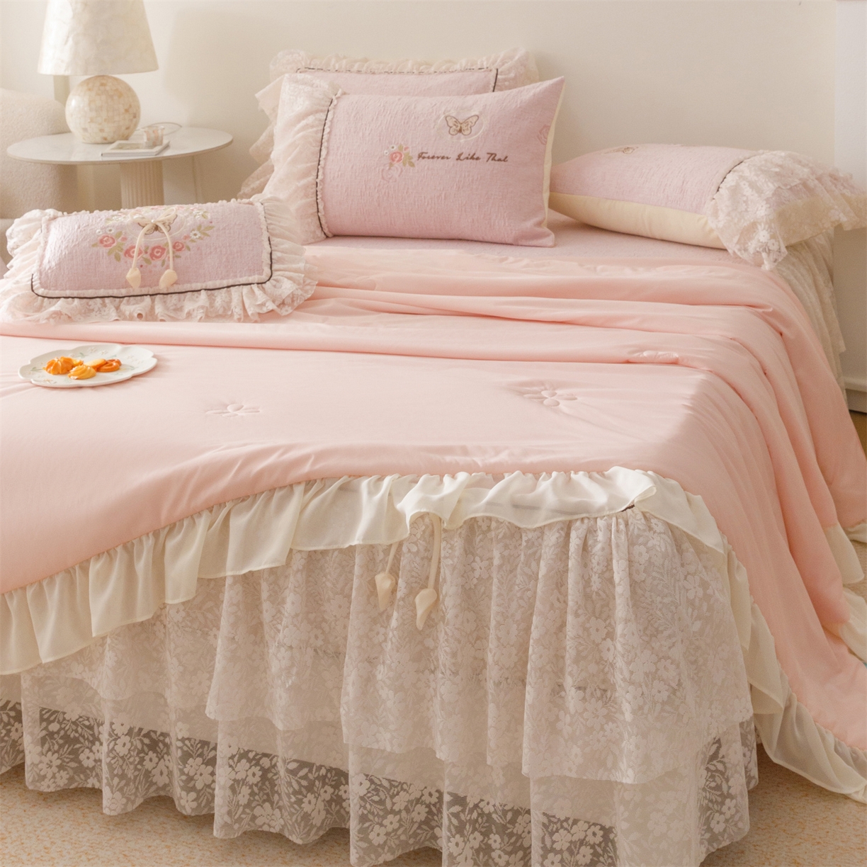 91家纺网 家纺一手货源 找家纺 （总）好儿喜家纺 2026新款软凉席空调软席乙纶凉席床裙可机洗夏被夏凉被空调被四件套-漫夏系列