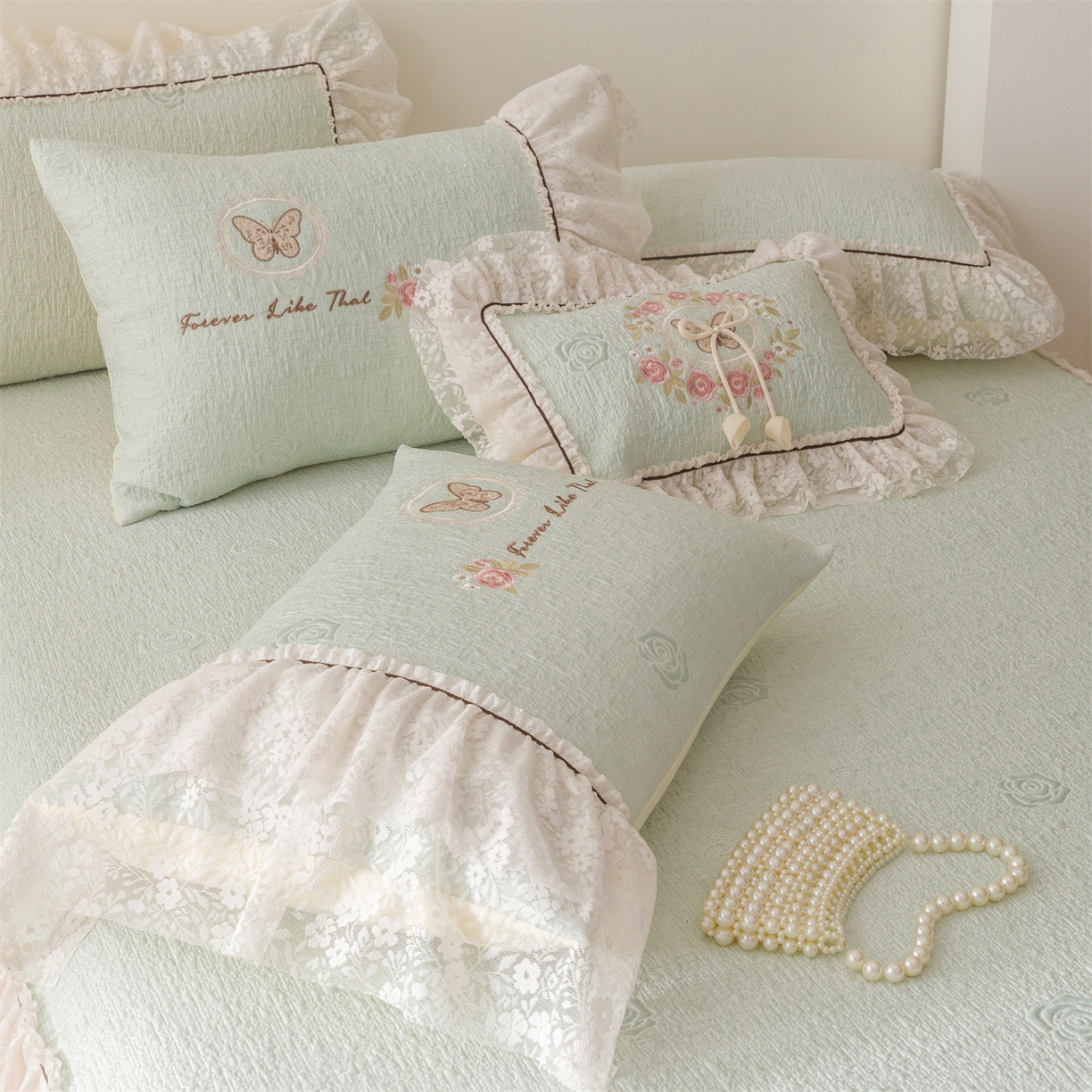 91家纺网 家纺一手货源 找家纺 好儿喜家纺 2026新款软凉席空调软席乙纶凉席床裙可机洗夏被夏凉被空调被四件套-漫夏系列 漫夏-浅绿