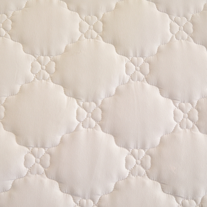 91家纺网 家纺一手货源 找家纺 怡源梦 2026新款幸运草夹棉床裙床裙单品床裙单件 幸运草-纯白