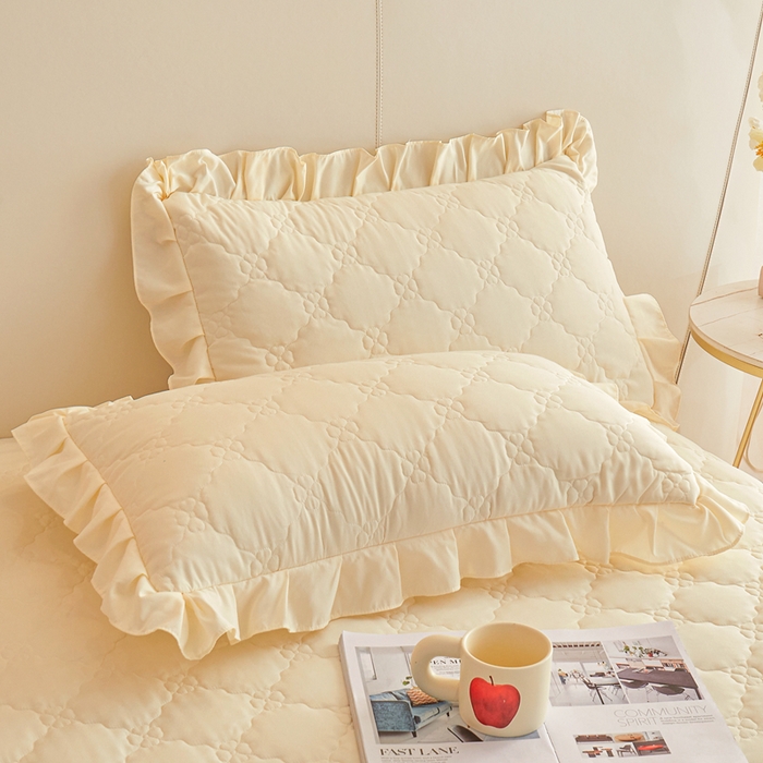 91家纺网 家纺一手货源 找家纺 怡源梦 2026新款幸运草夹棉床裙床裙单品床裙单件 幸运草-米黄