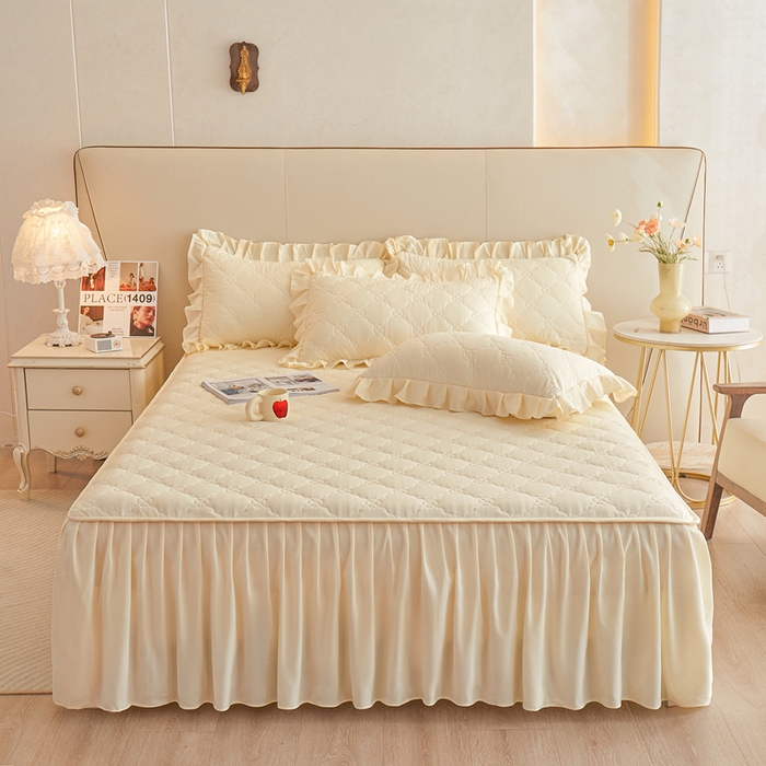 91家纺网 家纺一手货源 找家纺 怡源梦 2026新款幸运草夹棉床裙床裙单品床裙单件 幸运草-米黄