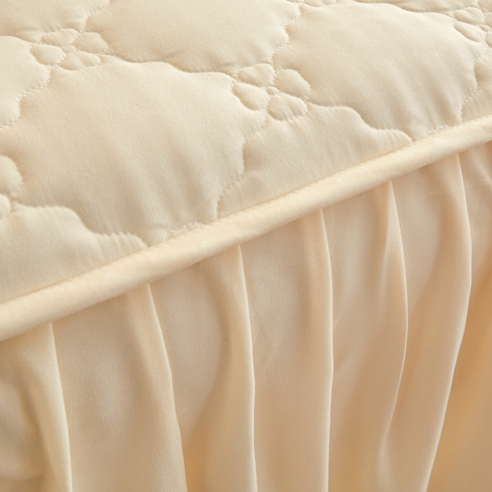 91家纺网 家纺一手货源 找家纺 怡源梦 2026新款幸运草夹棉床裙床裙单品床裙单件 幸运草-米黄