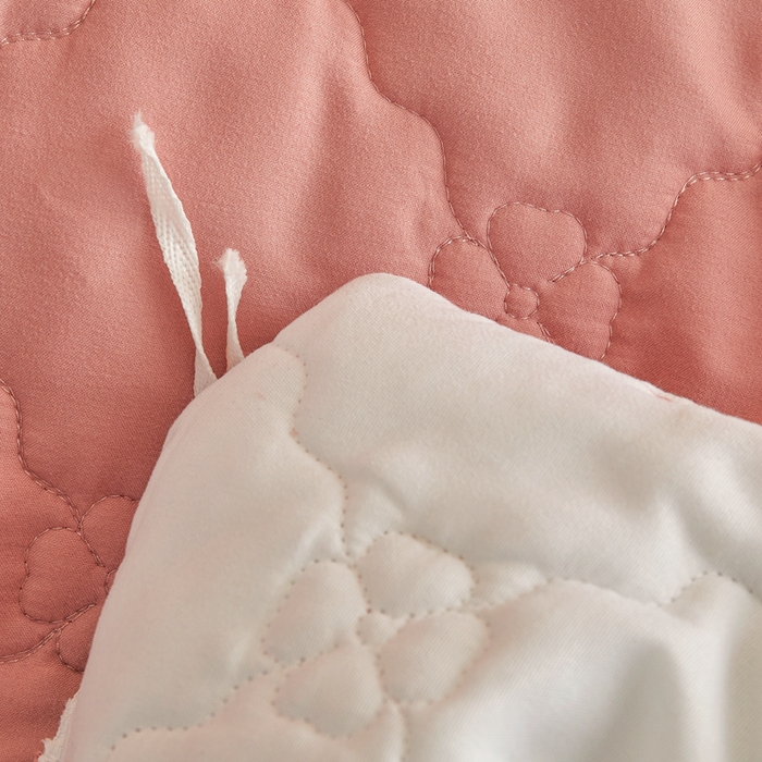 91家纺网 家纺一手货源 找家纺 （总）怡源梦 2026新款幸运草夹棉床裙四件套