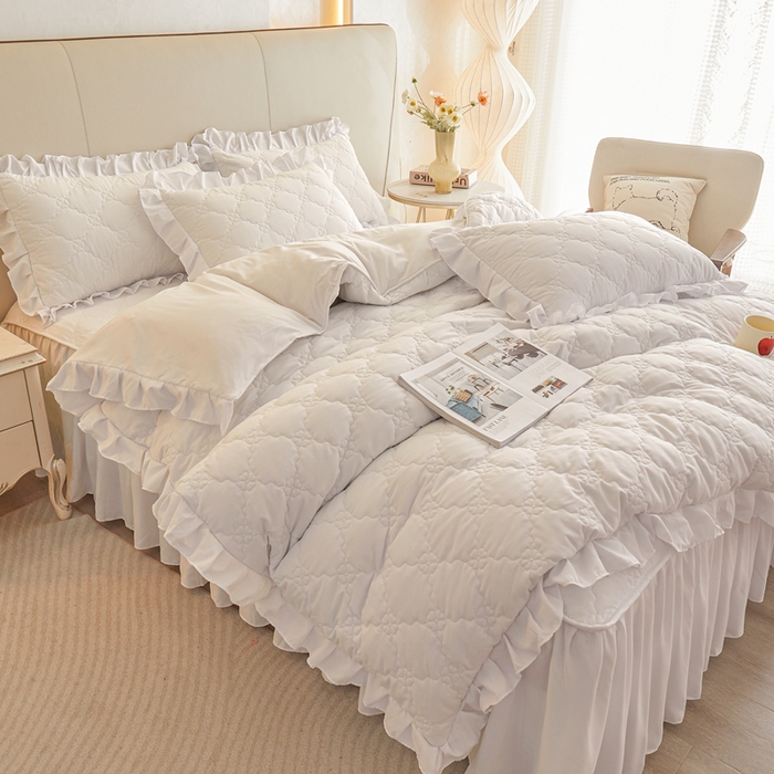 91家纺网 家纺一手货源 找家纺 怡源梦 2026新款幸运草夹棉床裙四件套 幸运草-纯白