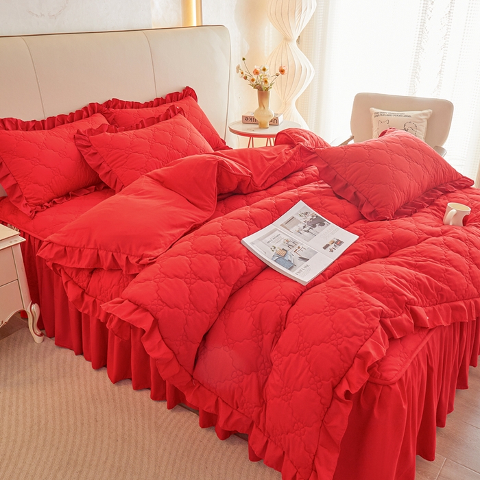 91家纺网 家纺一手货源 找家纺 怡源梦 2026新款幸运草夹棉床裙四件套 幸运草-大红