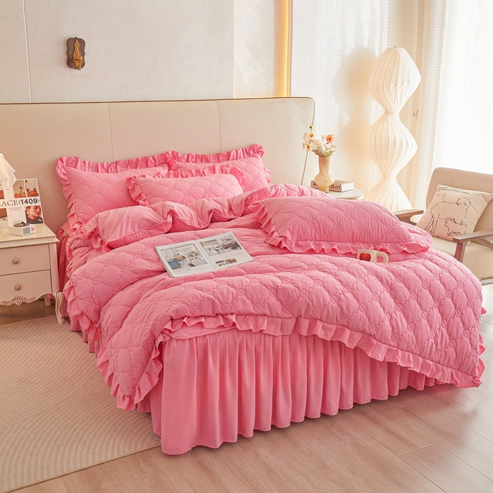 91家纺网 家纺一手货源 找家纺 怡源梦 2026新款幸运草夹棉床裙四件套 幸运草-粉色