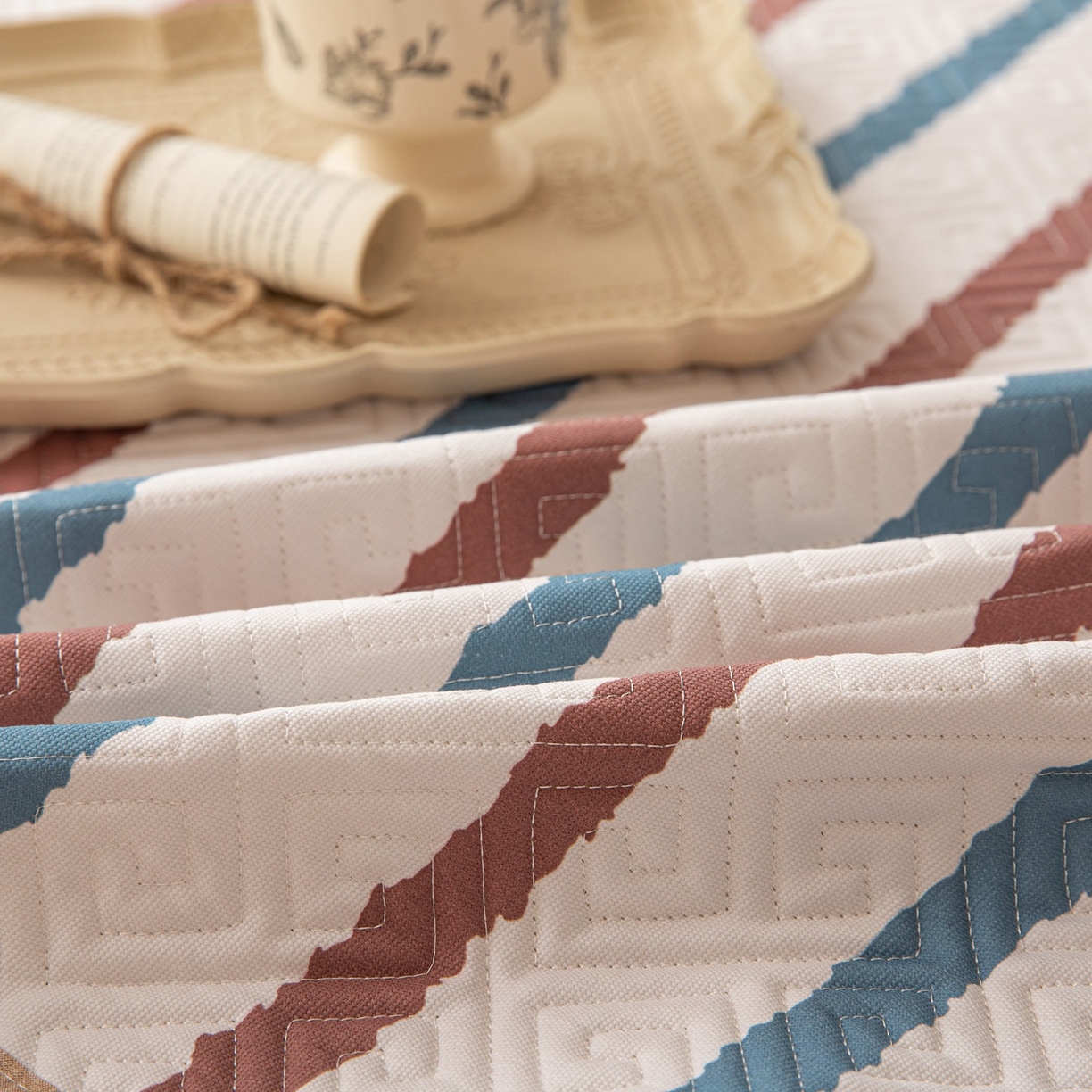 91家纺网 家纺一手货源 找家纺 雅萱家纺 2026春夏新款全棉老粗布床盖 床盖单件 床盖-条纹咖