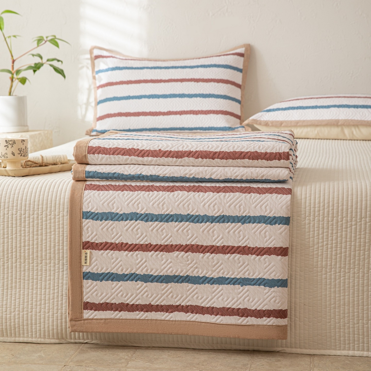 91家纺网 家纺一手货源 找家纺 雅萱家纺 2026春夏新款全棉老粗布床盖 床盖单件 床盖-条纹咖